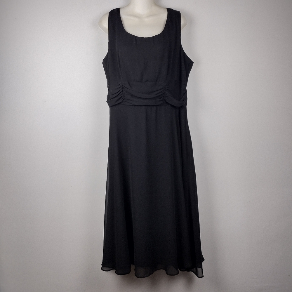 Elegant Black Sleeveless Dress